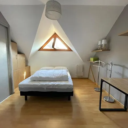 Les Lauriers Apartment *
